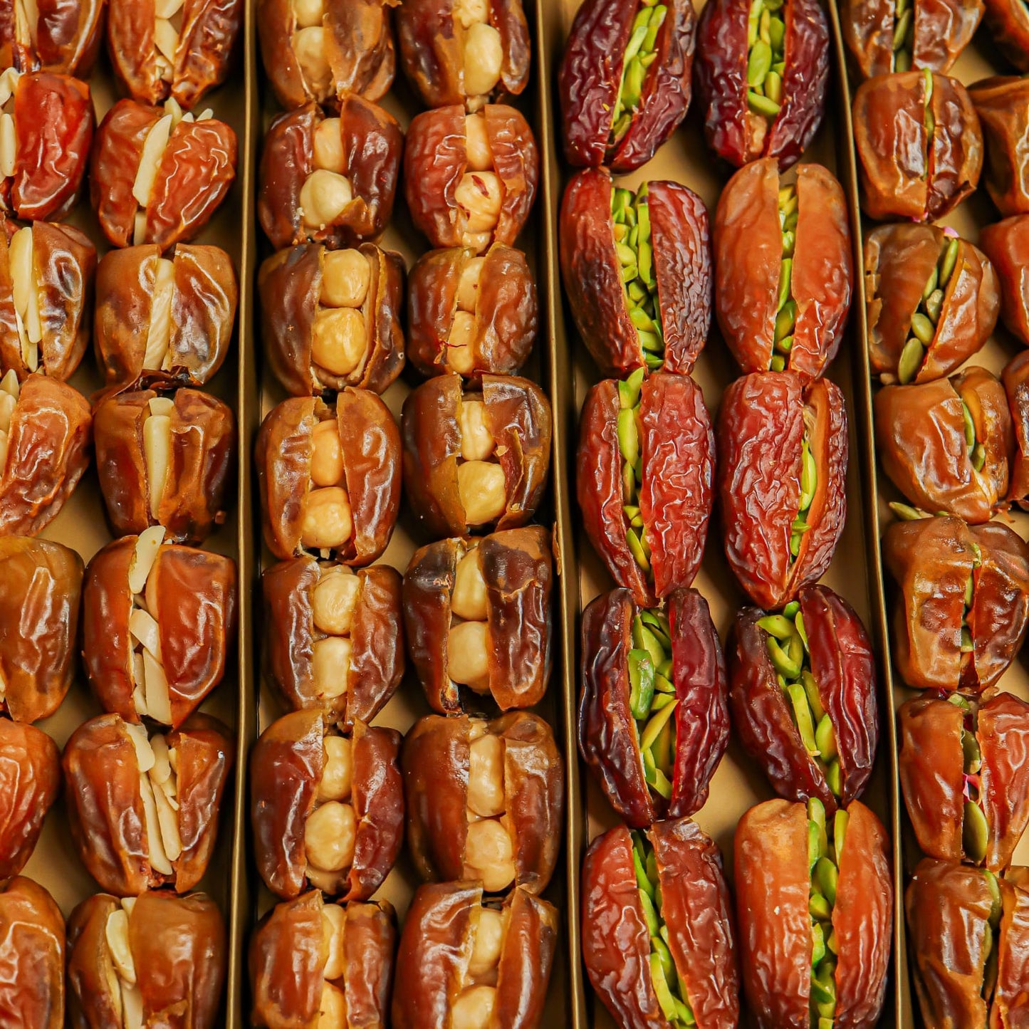 قطاف - تشكيلة التمور الفاخرة محشية بالمكسرات والزبدة | Qetaf - Selection of luxurious dates stuffed with nuts and butter