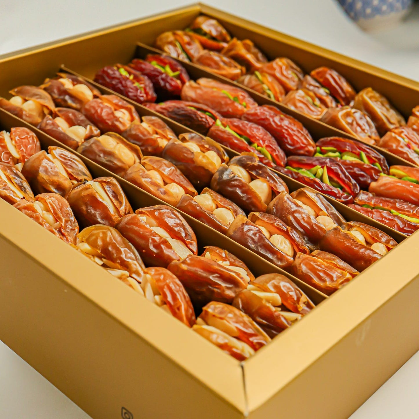 قطاف - تشكيلة التمور الفاخرة محشية بالمكسرات والزبدة | Qetaf - Selection of luxurious dates stuffed with nuts and butter